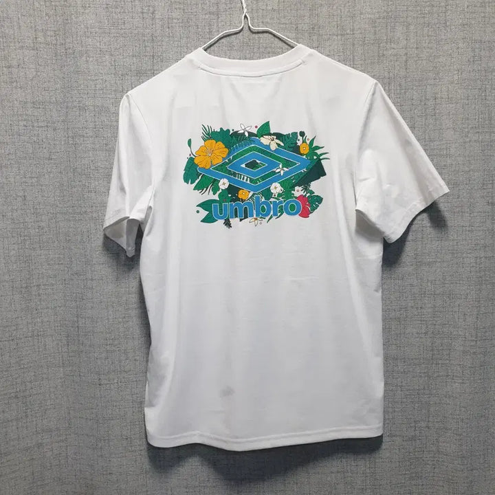 [BUNJANG] Umbro Back Printing T-Shirt White Size 85 / 엄브로 빽프린팅 반팔티 화이트 85
