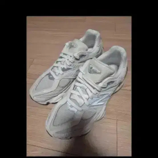[BUNJANG] New Balance 9060 Ivory Cream Sneakers (245mm) / 뉴발란스 9060 아이보리 크림 스니커즈 245mm