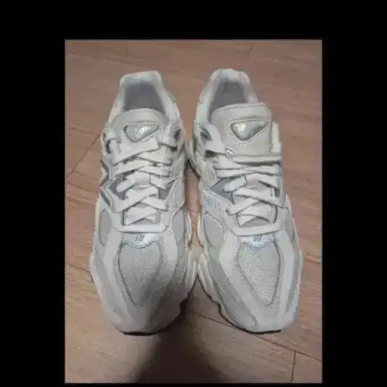 [BUNJANG] New Balance 9060 Ivory Cream Sneakers (245mm) / 뉴발란스 9060 아이보리 크림 스니커즈 245mm