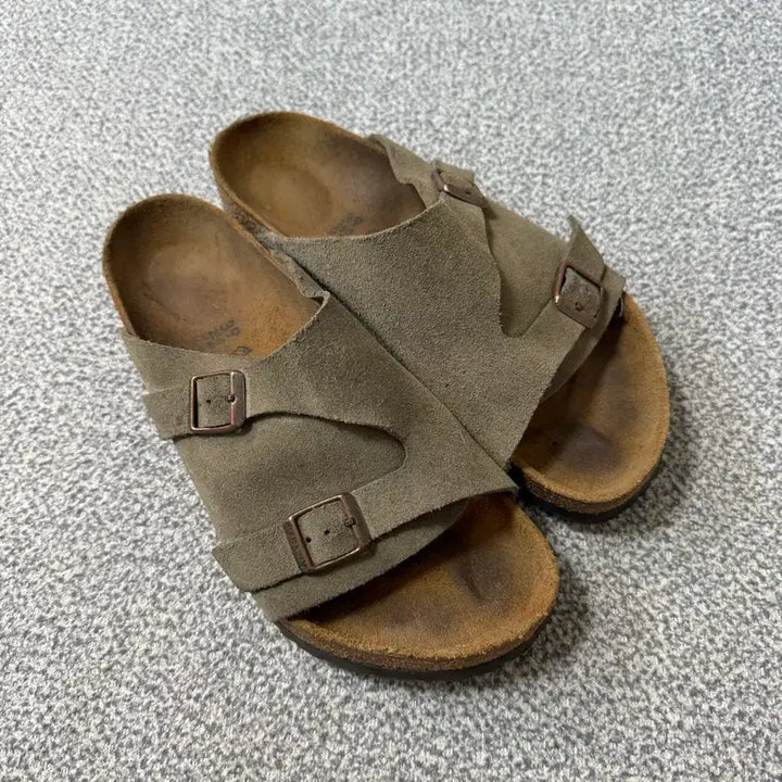 [SOLD OUT] [정가 20만원] 버켄스탁 취리히 스웨이드 39 250