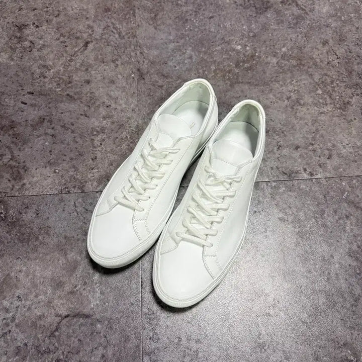 [SOLD OUT] 커먼프로젝트 스니커즈 42 새제품급