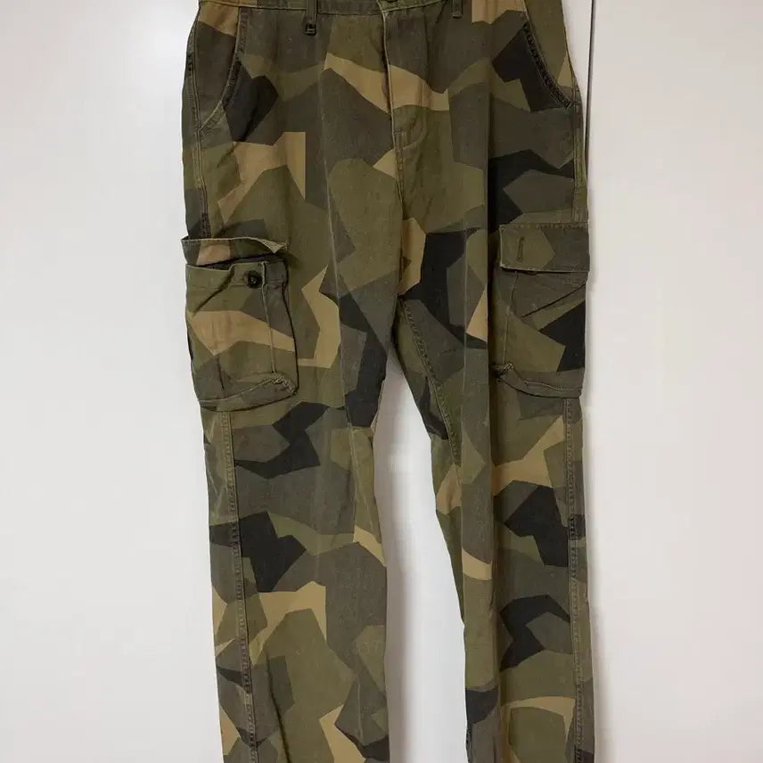 [SOLD OUT] 엔벨로프 카모 카고 팬츠