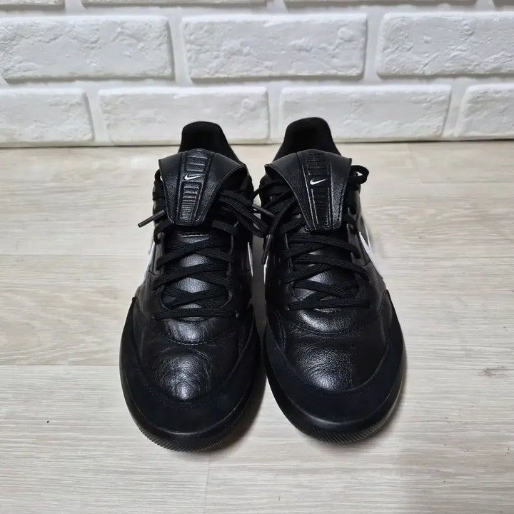 [SOLD OUT] 나이키 프리미어 3 풋살화 250mm