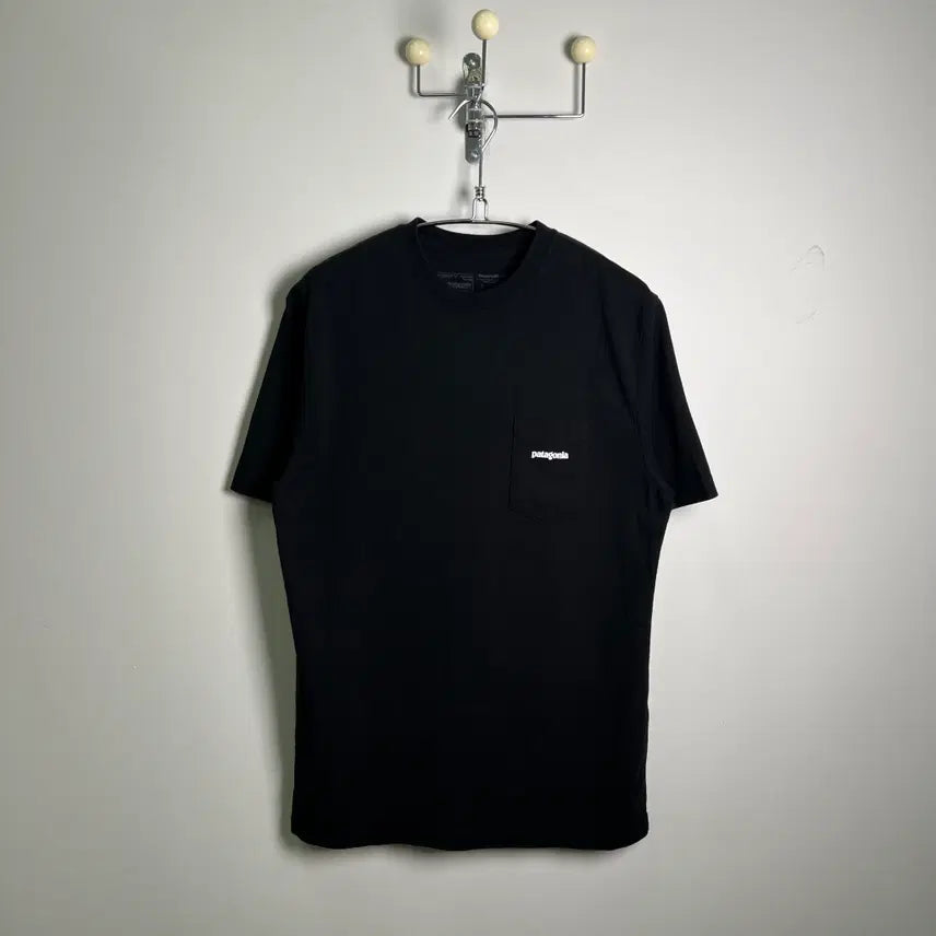 [SOLD OUT] Patagonia 파타고니아 블랙 포켓 반팔 티셔츠 L