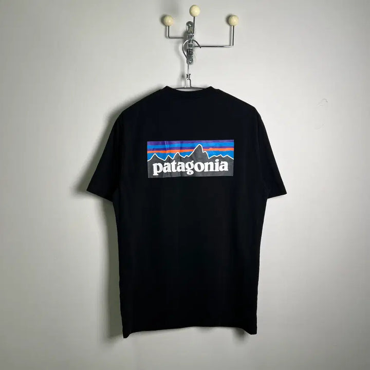 [SOLD OUT] Patagonia 파타고니아 블랙 포켓 반팔 티셔츠 L