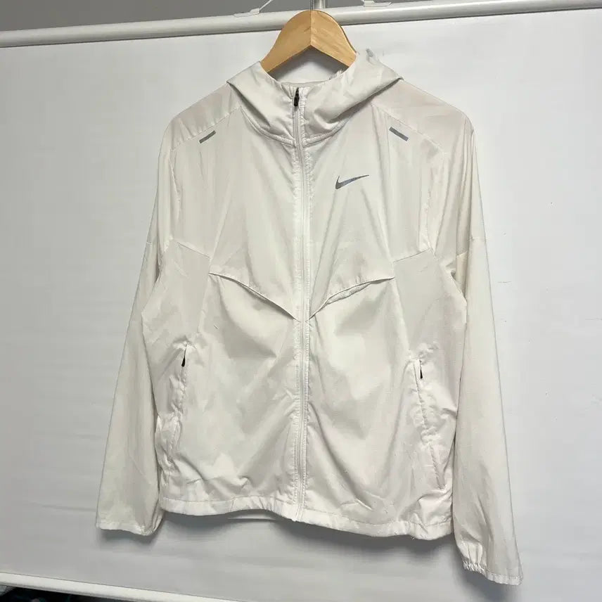 [SOLD OUT] [정품/M] 나이키 리펠UV 윈드러너 화이트 런닝 바람막이