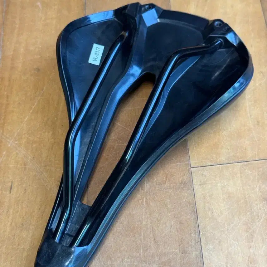 [SOLD OUT] (올블랙, 143mm) 스페셜라이즈드 파워 콤프 픽시 로드 안장