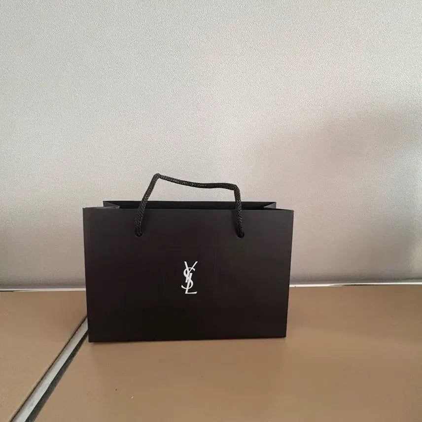 [SOLD OUT] 입생로랑 르브르 헤어미스트