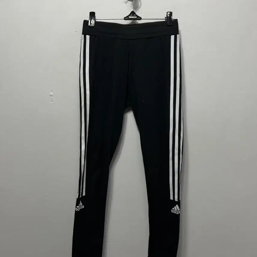 [SOLD OUT] 아디다스 삼선 트레이닝 바지 블랙 레깅스 XS
