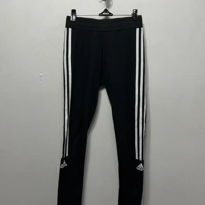 [SOLD OUT] 아디다스 삼선 트레이닝 바지 블랙 레깅스 XS
