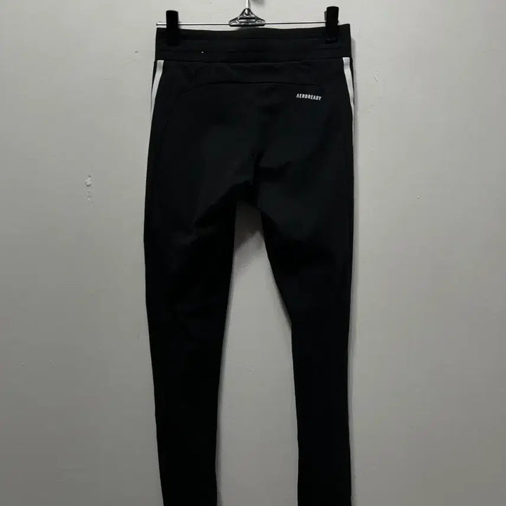 [SOLD OUT] 아디다스 삼선 트레이닝 바지 블랙 레깅스 XS