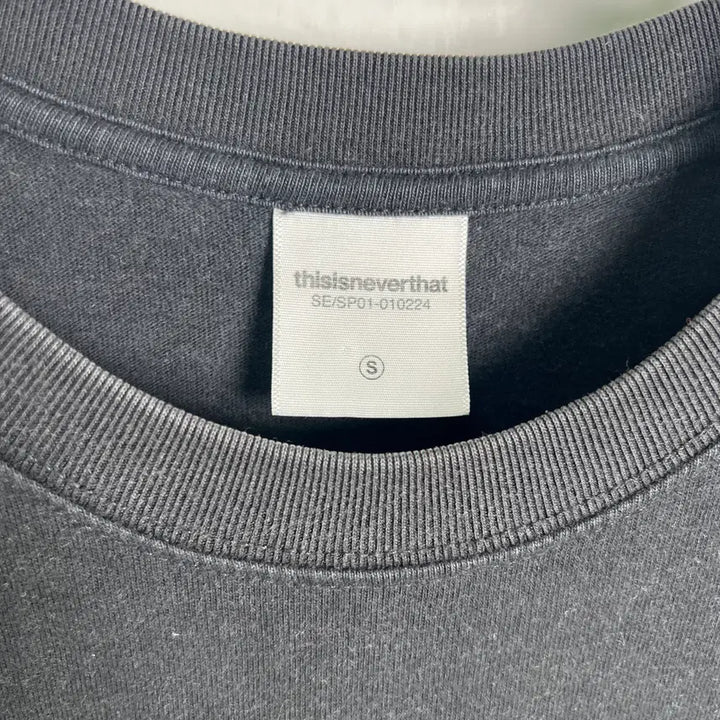 [SOLD OUT] 디스이즈네버댓 블랙 반팔 티셔츠 S