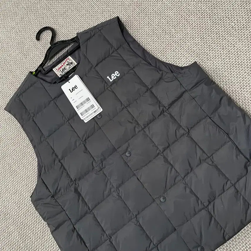 [SOLD OUT] L LEE 새상품 라운드넥 패딩 조끼 B.7069