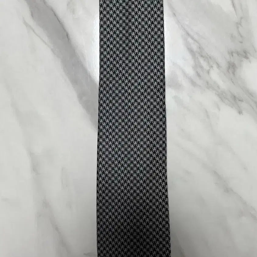 [SOLD OUT] 톰포드 타이 판매합니다 한달반전 구매 실착1회