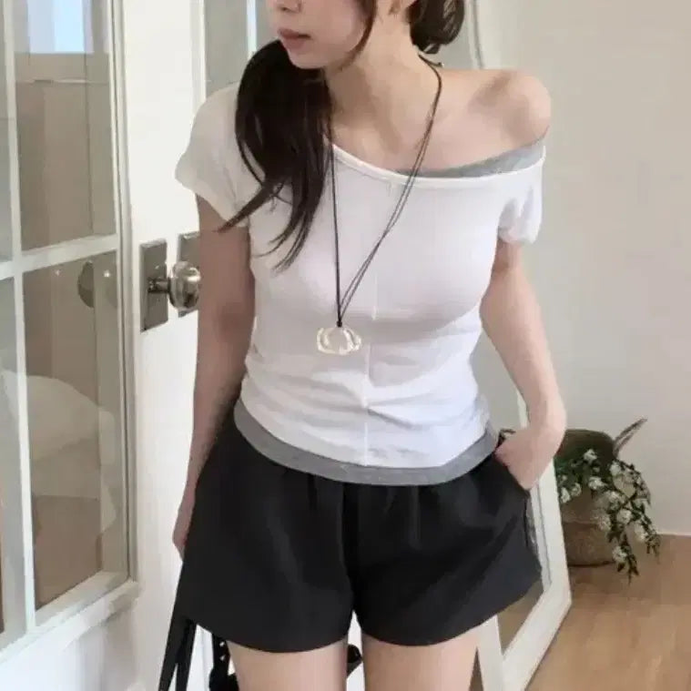 [SOLD OUT] 에이블리 배색 반팔 티셔츠 화이트
