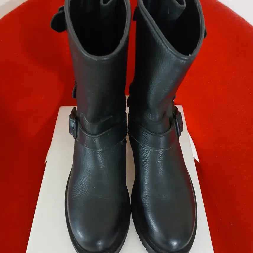 [SOLD OUT] 슈콤마보니 천연가죽 백지퍼 미들부츠 240