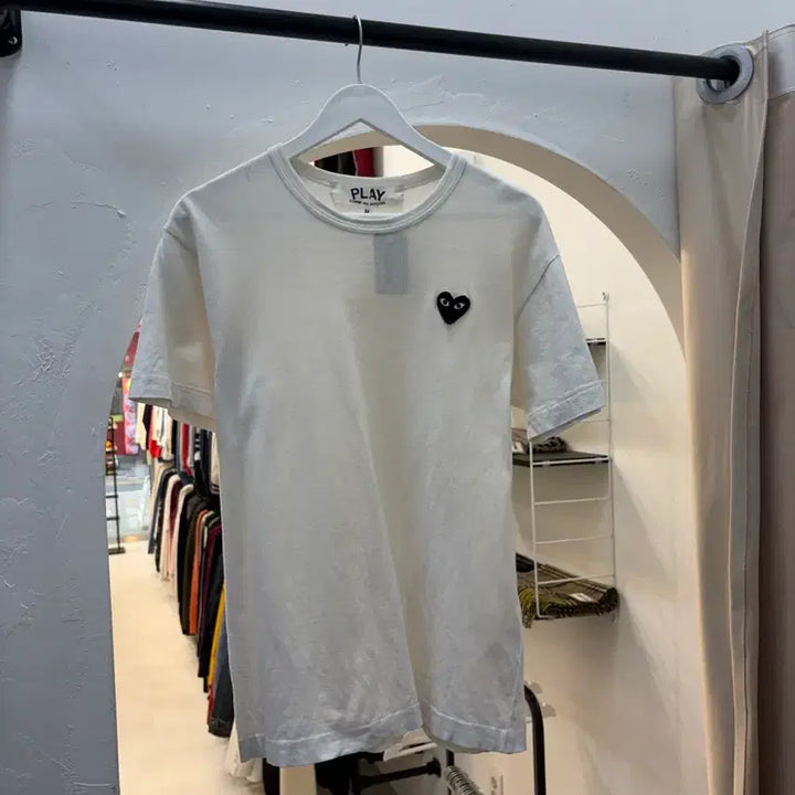 [SOLD OUT] 꼼데가르송 블랙하트 스몰로고 반팔티