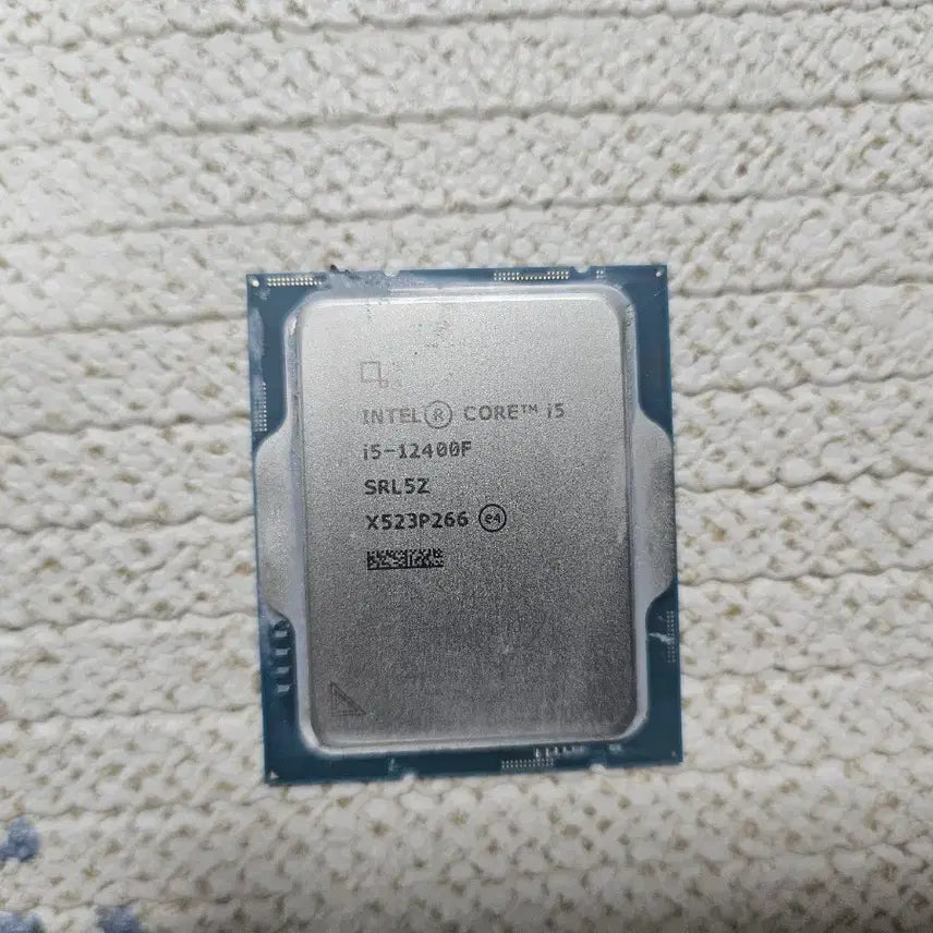 [SOLD OUT] 인텔 CPU  i5-12400F 판매합니다.