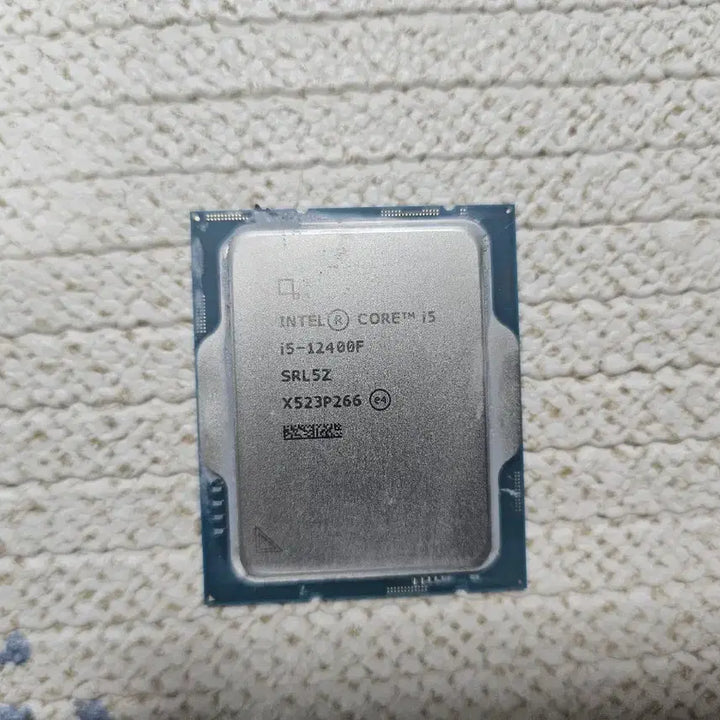 [SOLD OUT] 인텔 CPU  i5-12400F 판매합니다.