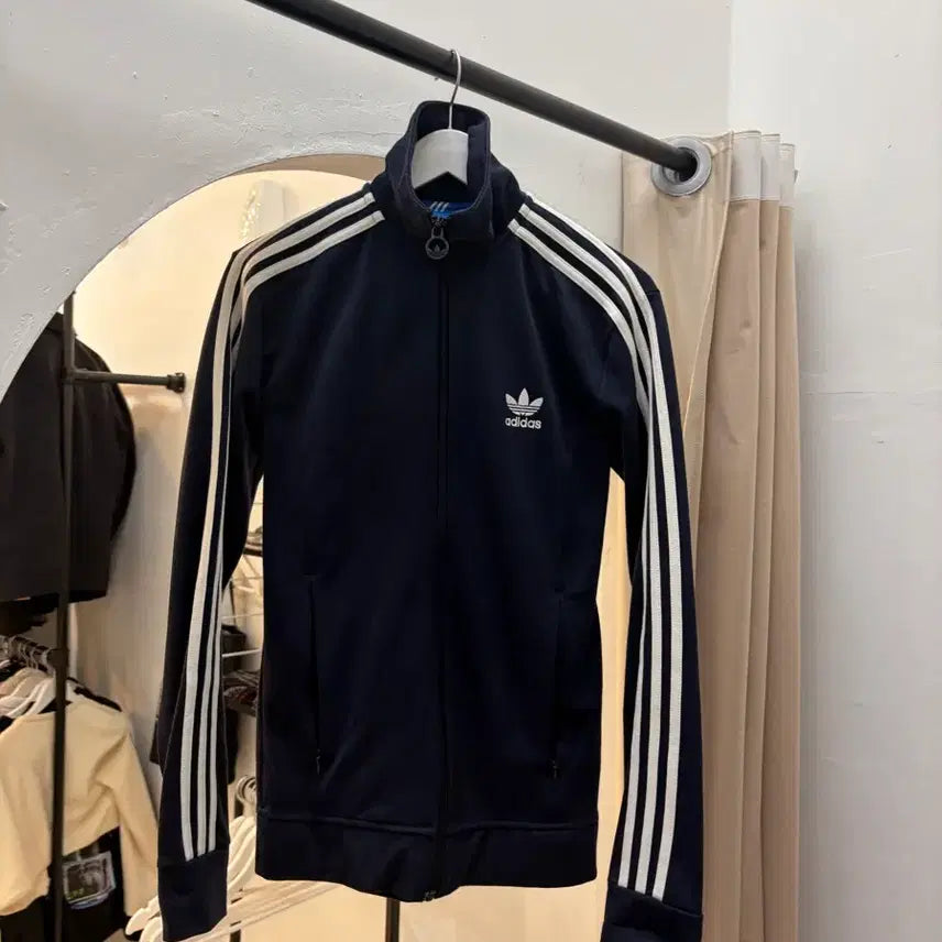 [SOLD OUT] 아디다스 네이비 트랙탑