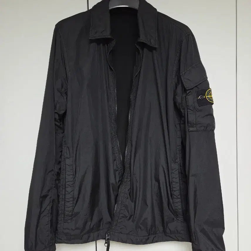 [SOLD OUT] [매장판] 스톤아일랜드 크링클랩스 오버셔츠 블랙 L