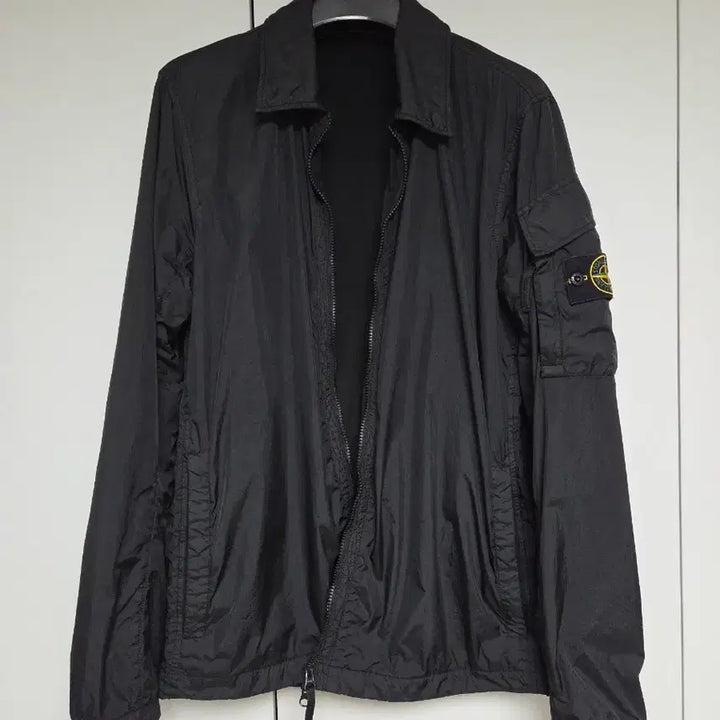 [SOLD OUT] [매장판] 스톤아일랜드 크링클랩스 오버셔츠 블랙 L