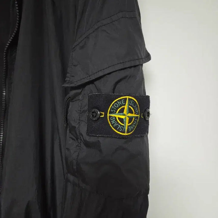 [SOLD OUT] [매장판] 스톤아일랜드 크링클랩스 오버셔츠 블랙 L