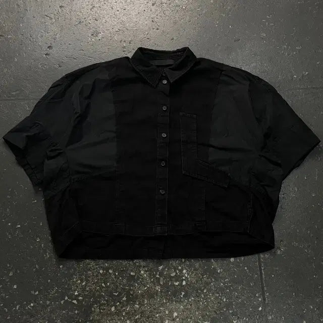 [SOLD OUT] 데무 박춘무 크롭 셔츠