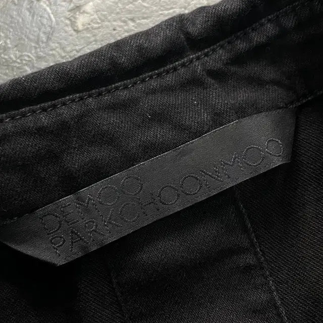 [SOLD OUT] 데무 박춘무 크롭 셔츠
