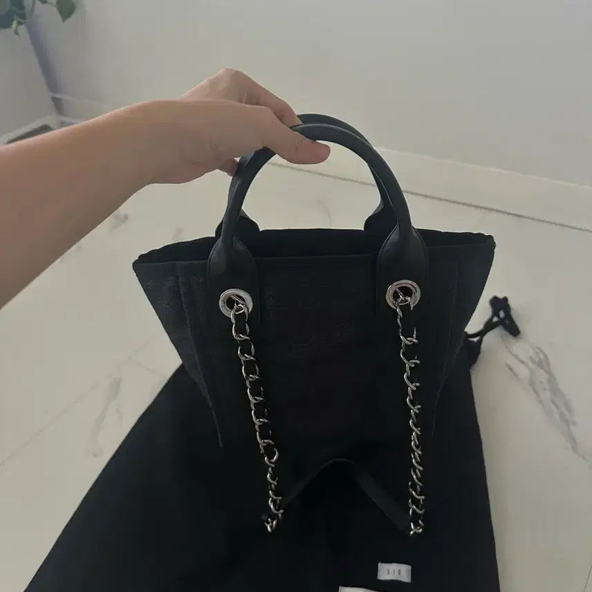 [SOLD OUT] 시에 캔버스 체인 미니 토트백 팝니다! (전투백)