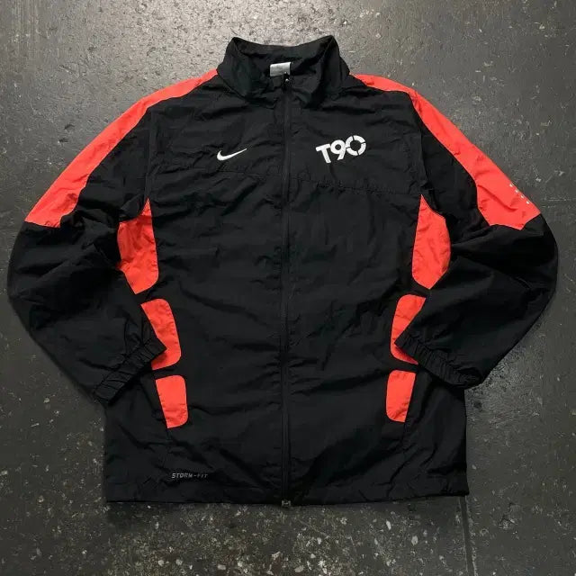 [SOLD OUT] 100 나이키 스톰핏 토탈90 바람막이