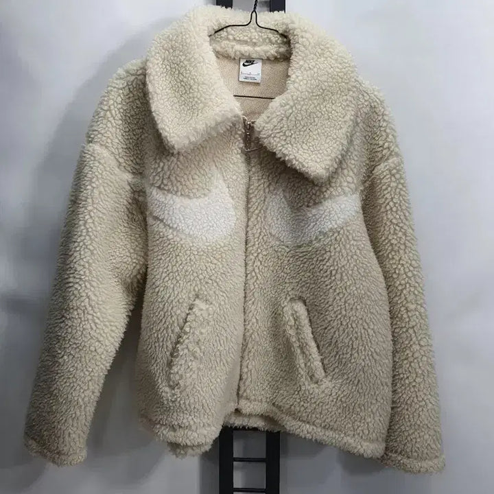 [SOLD OUT] 나이키 후리스 더블빅스우시 양털 뽀글이 자켓 아이보리 s
