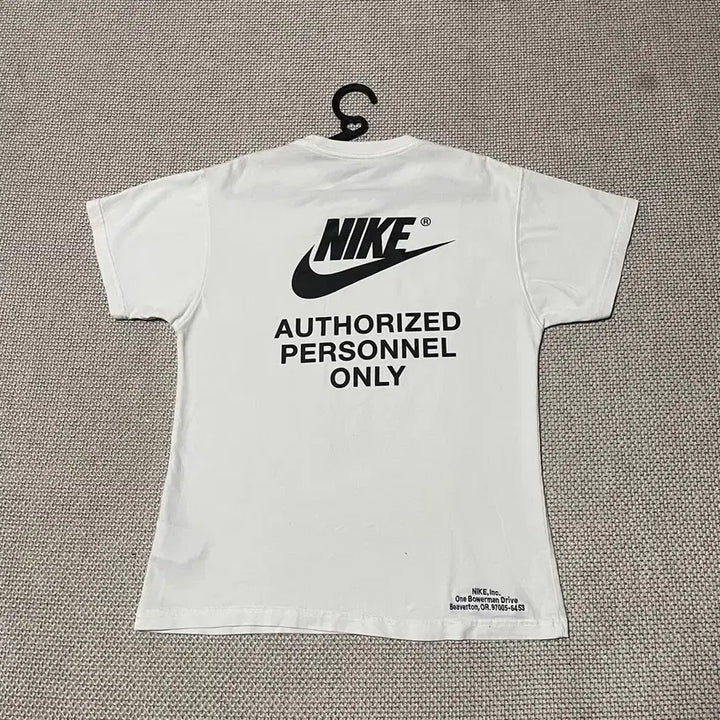 [SOLD OUT] L 나이키 라운드 반팔티 B.8426