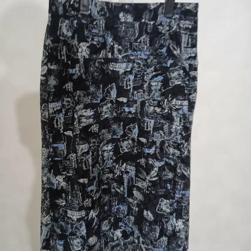 [SOLD OUT] 래트 레이스 롱 스커트