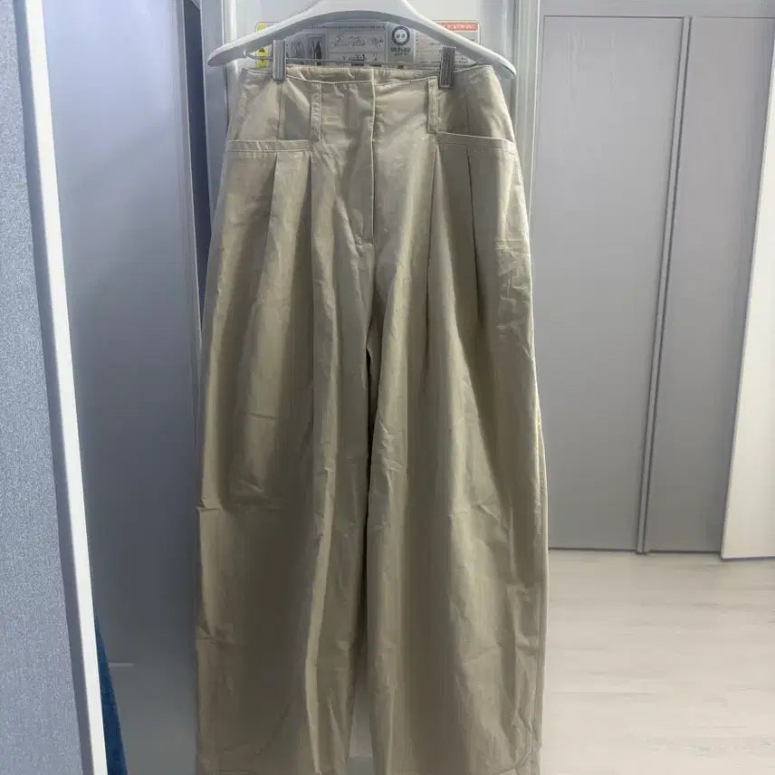 [SOLD OUT] 브라운야드 와이드팬츠 베이지 (1 s사이즈)