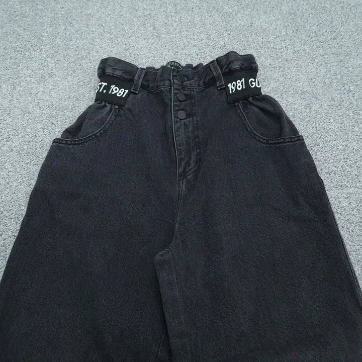 [SOLD OUT] 64(26) 게스 청바지 | 0624B08