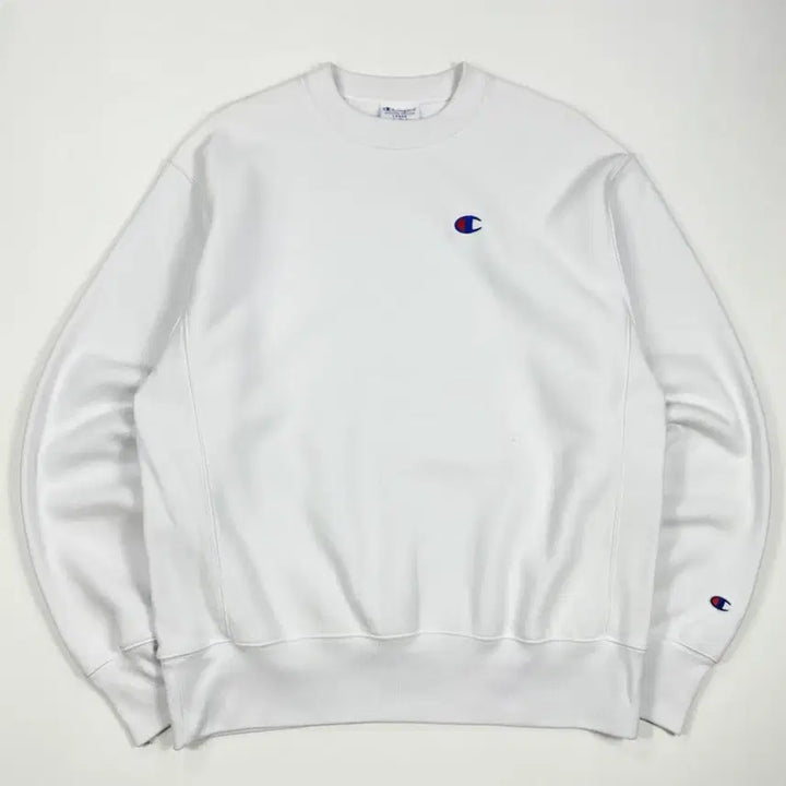 [SOLD OUT] 챔피온 리버스웨이브 맨투맨 화이트