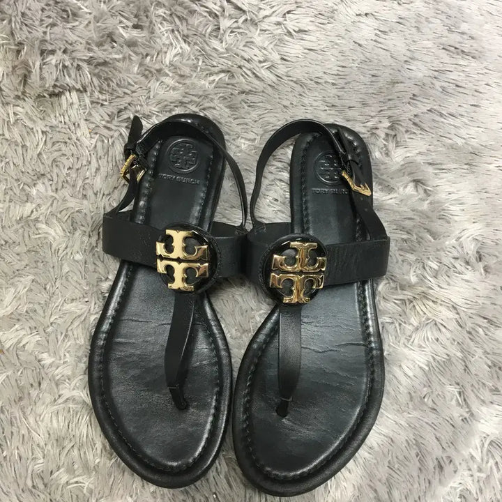 [SOLD OUT] 토리버치 가죽 쪼리 샌들