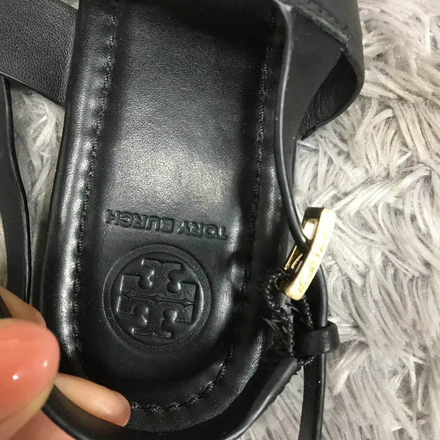 [SOLD OUT] 토리버치 가죽 쪼리 샌들