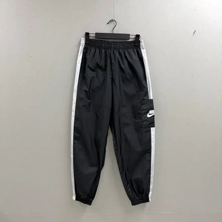 [SOLD OUT] 여성 M / 나이키 우븐 조거팬츠 블랙