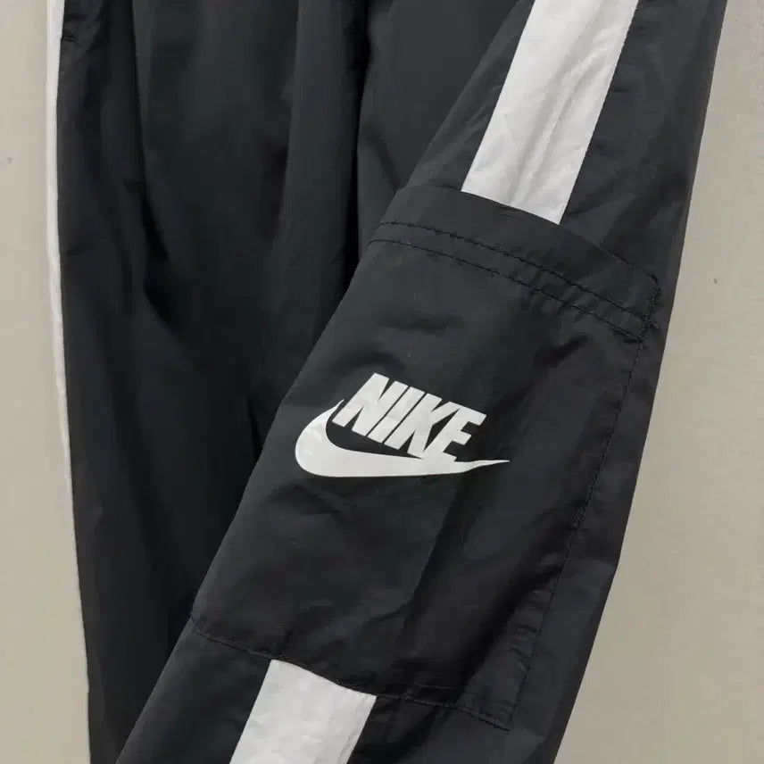 [SOLD OUT] 여성 M / 나이키 우븐 조거팬츠 블랙