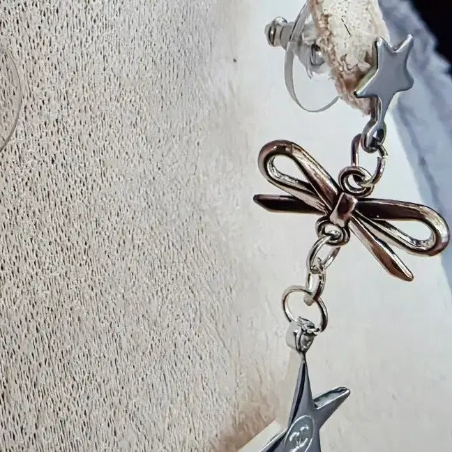 [BUNJANG] Chanel Refurbished Silver Star Ribbon Earrings / 리폼) 샤넬 귀걸이 실버 별 리본