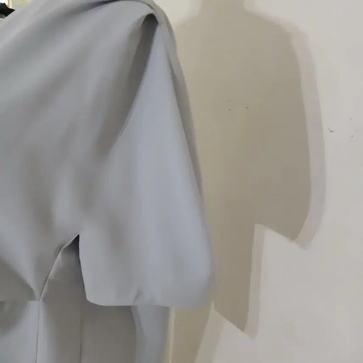 [BUNJANG] Bowen Back Button Blouse Free Size / 보웬 백버튼 블라우스 Free
