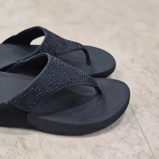 [BUNJANG] Fitflop Flip-Flop Sandals Navy Studded / 핏플랍 쪼리 샌들 네이비색 스터드 장식