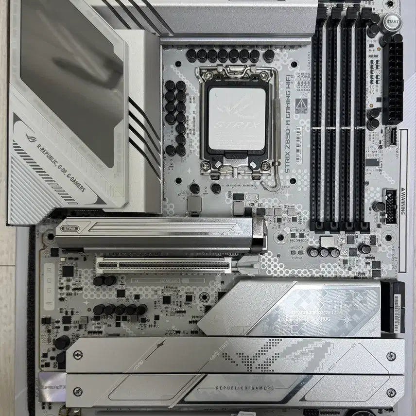 [BUNJANG] ASUS Z890 ROG STRIX A Motherboard / ASUS Z890 ROG STRIX A 인텍 판매