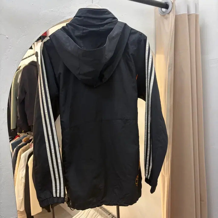[BUNJANG] Adidas Small Logo Windbreaker / 아디다스 스몰로고 바람막이