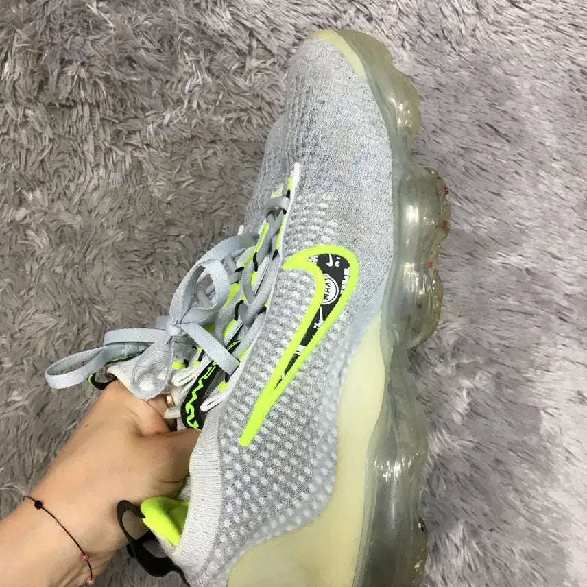 [BUNJANG] Nike Air VaporMax 2021 Flyknit Shoes (245) / 나이키 에어 베이퍼맥스 2021 플라이니트245
