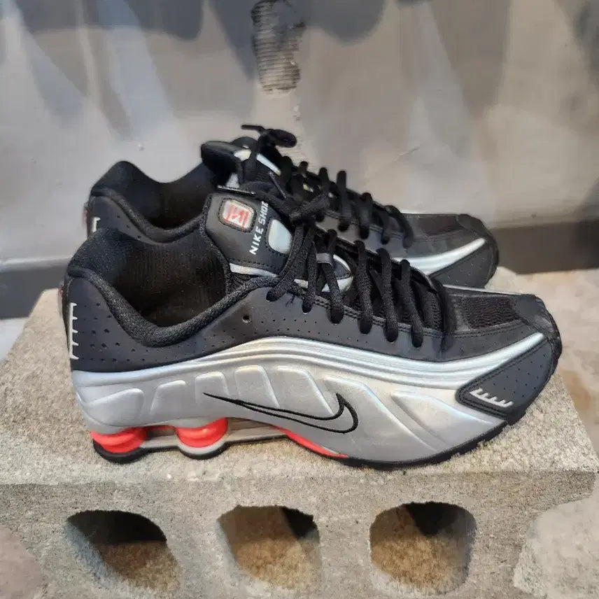 [BUNJANG] Nike Shox R4 Silver/Black Sneakers (270) / 나이키샥스r4 실버블랙(270)