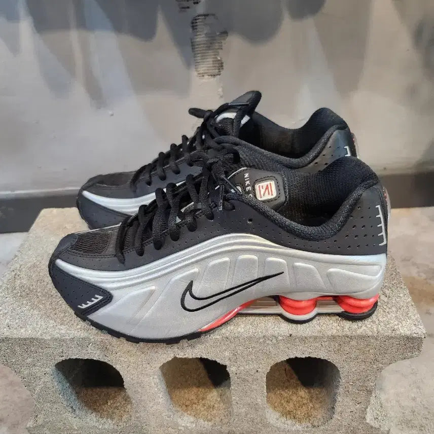 [BUNJANG] Nike Shox R4 Silver/Black Sneakers (270) / 나이키샥스r4 실버블랙(270)