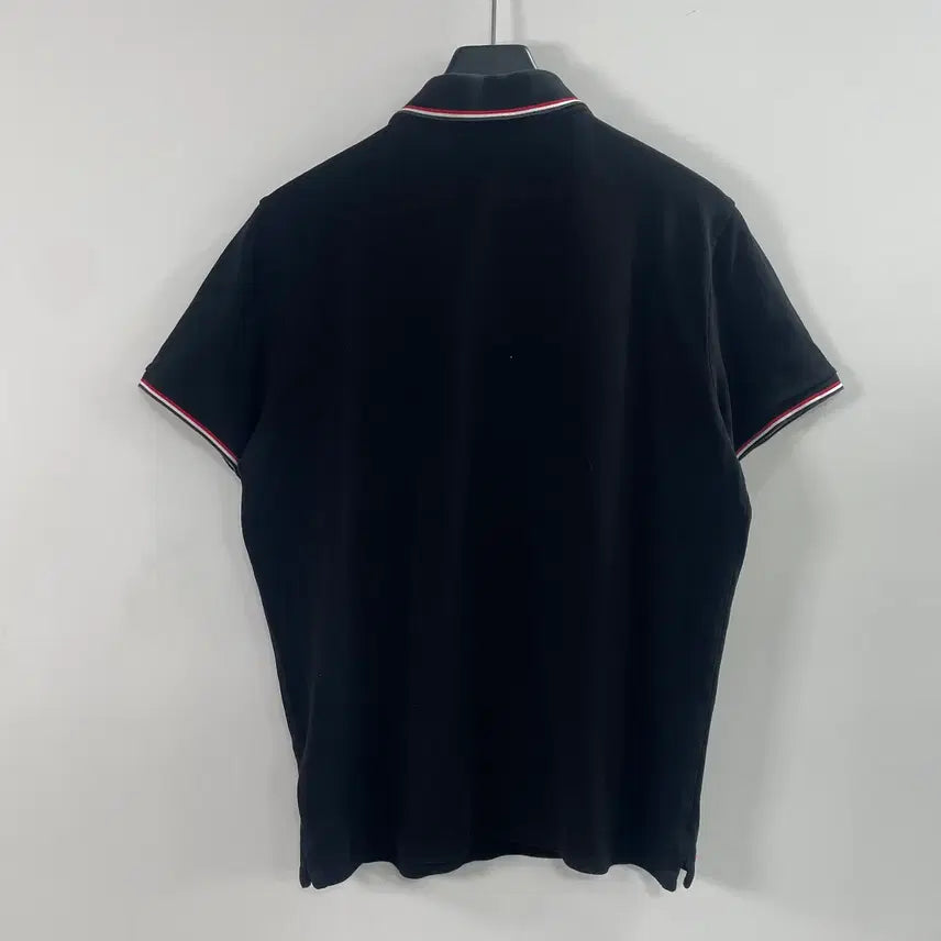 [BUNJANG] Moncler Appliqué Black Short Sleeve Polo Shirt / 몽클레어 와펜 블랙 반팔 카라티 (on.932)